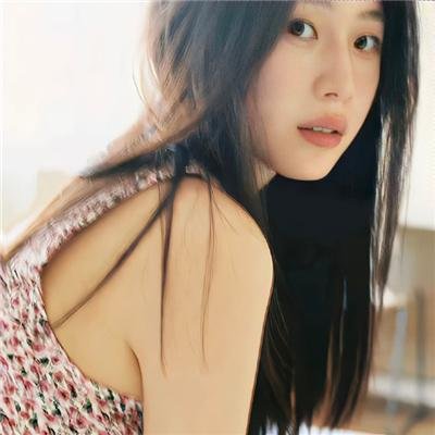 小妮扛枪